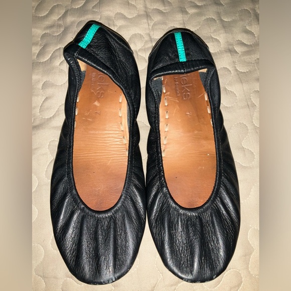 Tieks - Black Size 7 - Picture 1 of 6